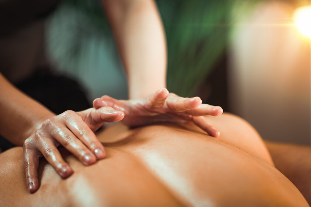 Do Cricketers Need Sports Massage? The Complete Guide Shoulder massage therapy for cricket players.